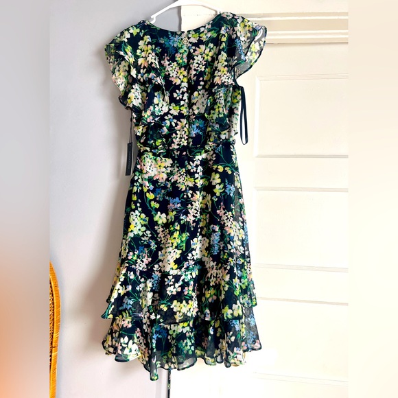 Tommy Hilfiger floral print Midi dress size 2 NEVER WORN TAG ON - Picture 2 of 4